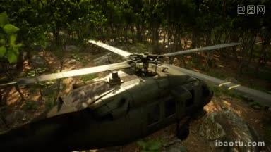 军用直升机在森林深处